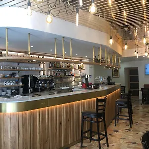 Le Commerce Hotel
